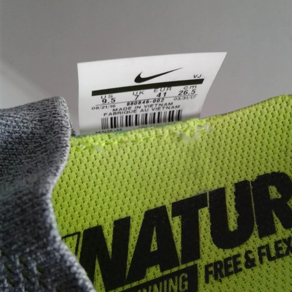 NIKE FREE RN MOTION Flyknit Grey Trainers 880846 002 womens sz 9.5 men's sz 8 - Picture 3 of 6